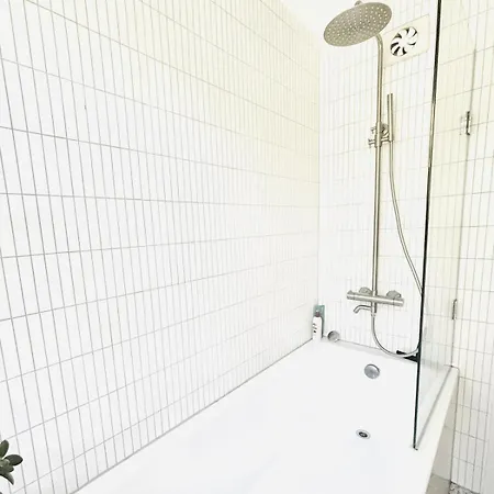 Sunny And Charming Flat, Private Balcony *